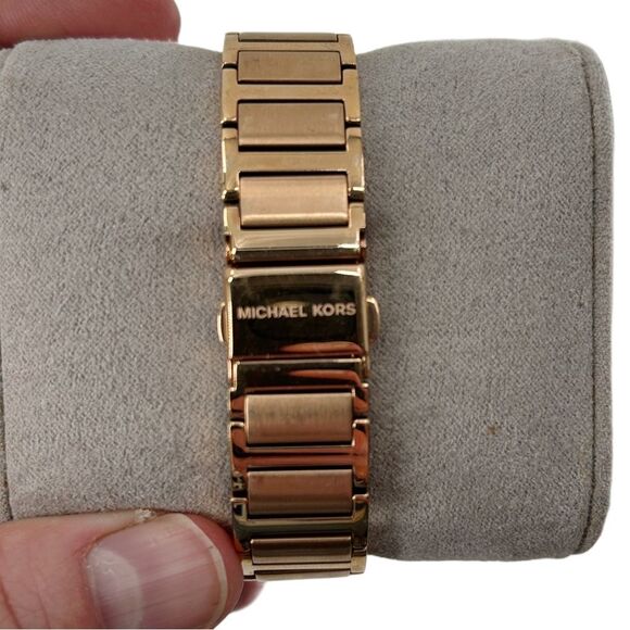 Michael Kors Portia Rose Gold Pink Heart Watch in Box 36mm - Picture 5 of 13